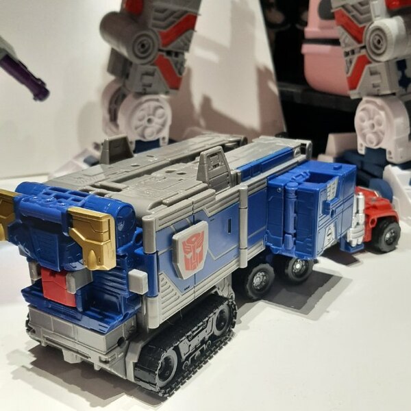 In Hand Image Of Transformers Legacy Commander Class Armada Optimus Prime  (20 of 39)